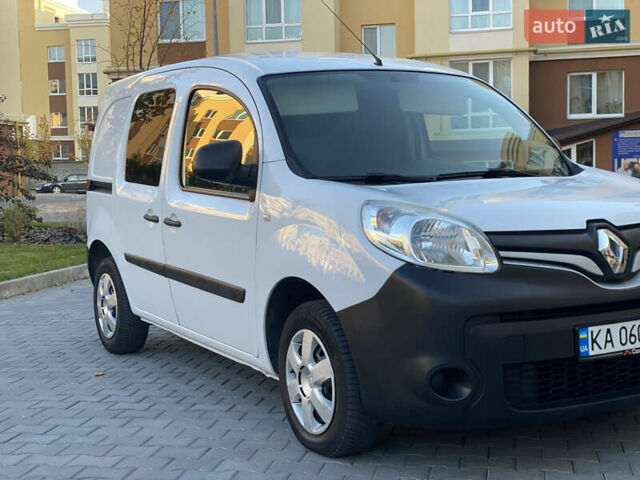 Белый Рено Кенгу, объемом двигателя 1.5 л и пробегом 220 тыс. км за 9600 $, фото 8 на Automoto.ua