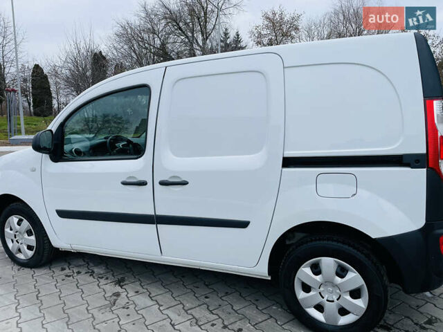 Белый Рено Кенгу, объемом двигателя 1.46 л и пробегом 237 тыс. км за 8900 $, фото 5 на Automoto.ua