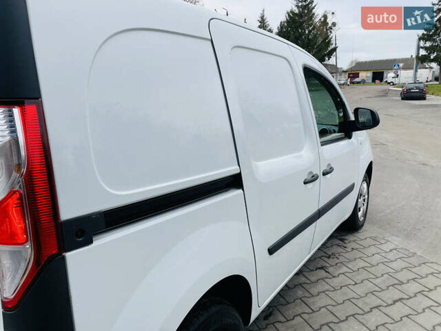 Белый Рено Кенгу, объемом двигателя 1.46 л и пробегом 237 тыс. км за 8900 $, фото 17 на Automoto.ua
