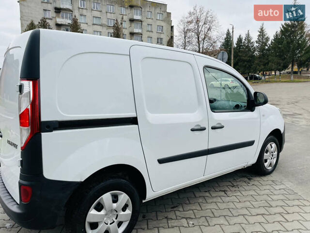 Белый Рено Кенгу, объемом двигателя 1.46 л и пробегом 237 тыс. км за 8900 $, фото 19 на Automoto.ua