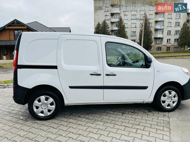 Белый Рено Кенгу, объемом двигателя 1.46 л и пробегом 237 тыс. км за 8900 $, фото 13 на Automoto.ua