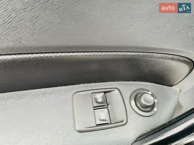 Белый Рено Кенгу, объемом двигателя 1.46 л и пробегом 237 тыс. км за 8900 $, фото 38 на Automoto.ua