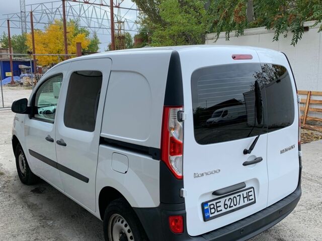 Белый Рено Кенгу, объемом двигателя 1.5 л и пробегом 222 тыс. км за 11050 $, фото 7 на Automoto.ua