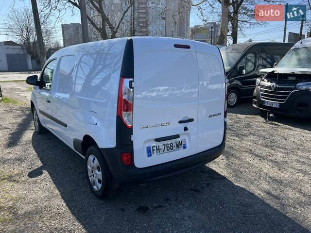 Белый Рено Кенгу, объемом двигателя 1.5 л и пробегом 200 тыс. км за 11999 $, фото 9 на Automoto.ua