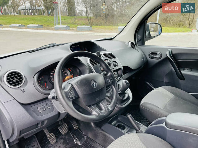 Белый Рено Кенгу, объемом двигателя 1.46 л и пробегом 237 тыс. км за 8900 $, фото 29 на Automoto.ua