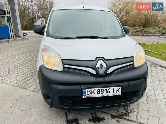 Белый Рено Кенгу, объемом двигателя 1.46 л и пробегом 237 тыс. км за 8900 $, фото 6 на Automoto.ua