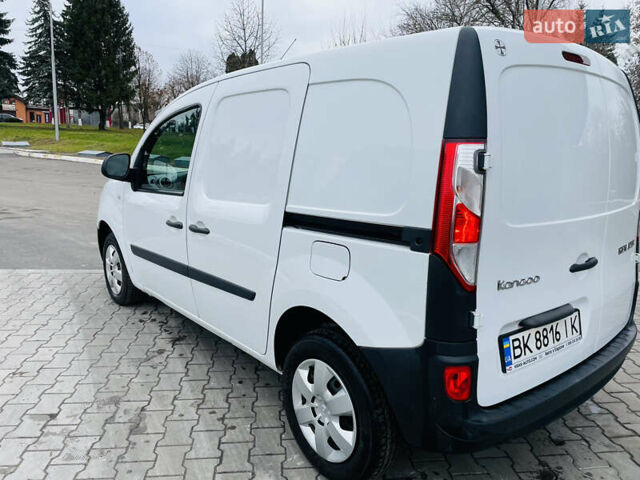 Белый Рено Кенгу, объемом двигателя 1.46 л и пробегом 237 тыс. км за 8900 $, фото 22 на Automoto.ua