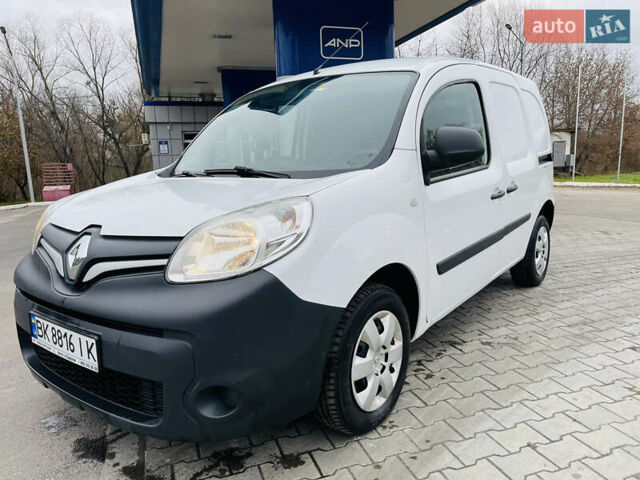 Белый Рено Кенгу, объемом двигателя 1.46 л и пробегом 237 тыс. км за 8900 $, фото 2 на Automoto.ua