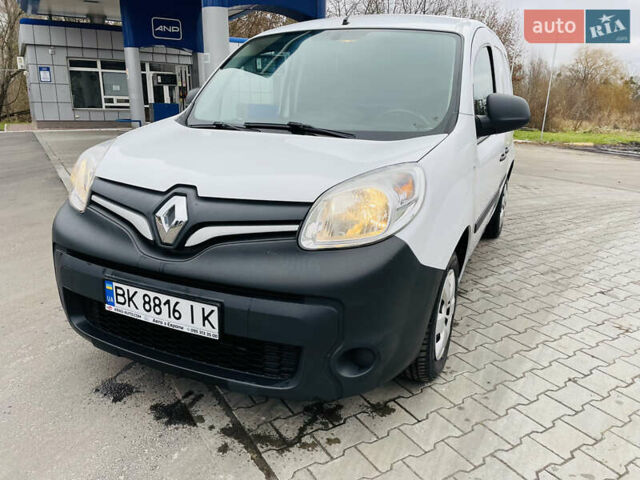 Белый Рено Кенгу, объемом двигателя 1.46 л и пробегом 237 тыс. км за 8900 $, фото 3 на Automoto.ua
