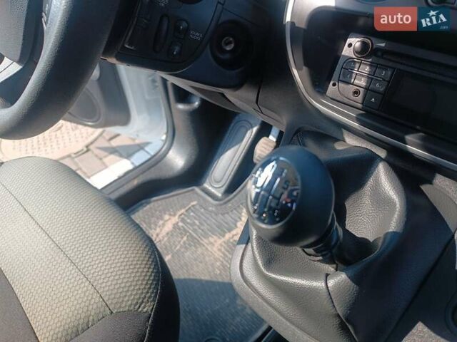 Белый Рено Кенгу, объемом двигателя 0 л и пробегом 140 тыс. км за 9999 $, фото 33 на Automoto.ua