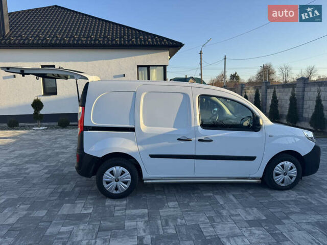 Белый Рено Кенгу, объемом двигателя 1.5 л и пробегом 176 тыс. км за 10300 $, фото 3 на Automoto.ua