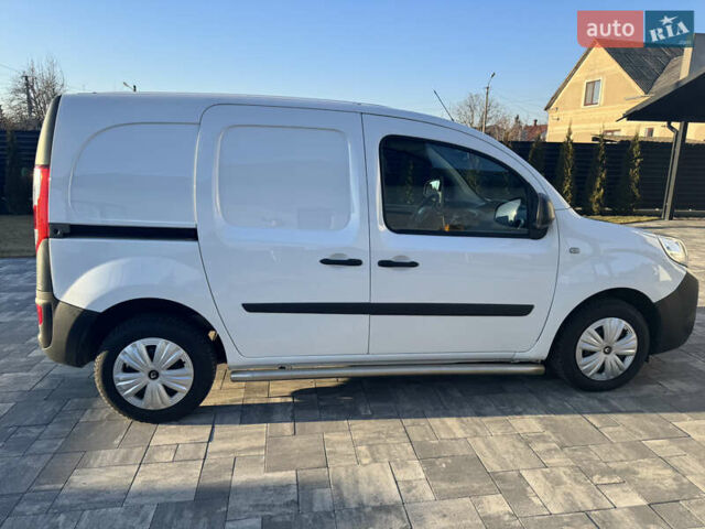 Белый Рено Кенгу, объемом двигателя 1.5 л и пробегом 176 тыс. км за 10300 $, фото 4 на Automoto.ua