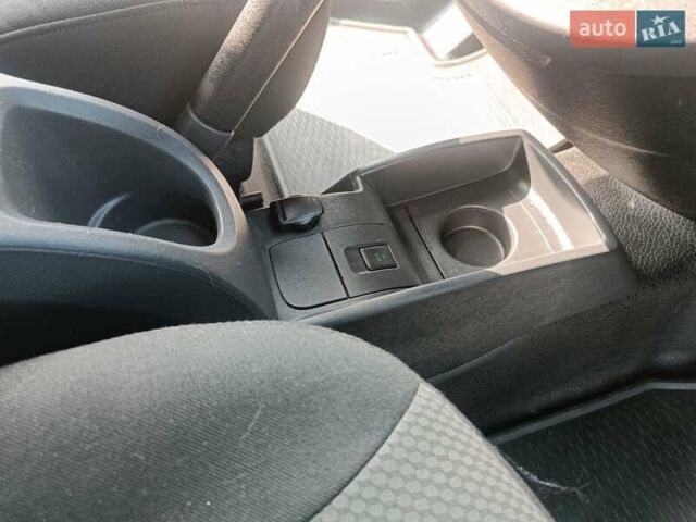 Белый Рено Кенгу, объемом двигателя 0 л и пробегом 140 тыс. км за 9999 $, фото 35 на Automoto.ua