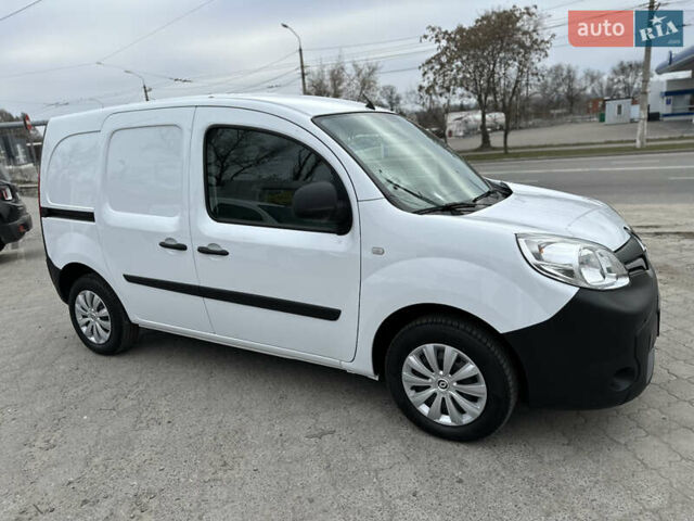 Белый Рено Кенгу, объемом двигателя 1.5 л и пробегом 119 тыс. км за 11900 $, фото 76 на Automoto.ua