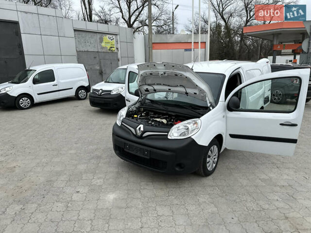 Белый Рено Кенгу, объемом двигателя 1.5 л и пробегом 119 тыс. км за 11900 $, фото 70 на Automoto.ua