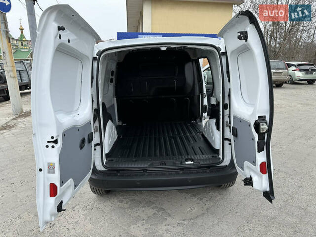 Белый Рено Кенгу, объемом двигателя 1.5 л и пробегом 119 тыс. км за 11900 $, фото 45 на Automoto.ua