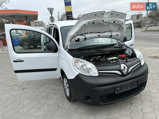 Белый Рено Кенгу, объемом двигателя 1.5 л и пробегом 119 тыс. км за 11900 $, фото 54 на Automoto.ua