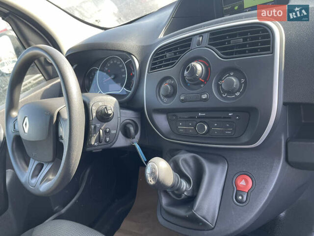 Белый Рено Кенгу, объемом двигателя 1.5 л и пробегом 144 тыс. км за 13900 $, фото 28 на Automoto.ua