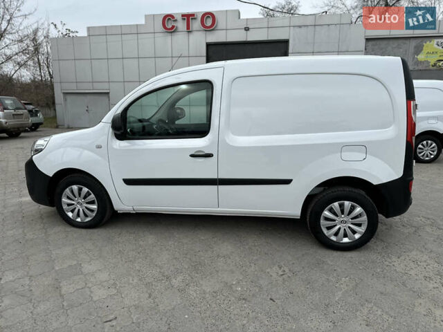 Белый Рено Кенгу, объемом двигателя 1.5 л и пробегом 119 тыс. км за 11900 $, фото 87 на Automoto.ua