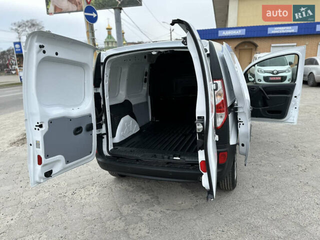 Белый Рено Кенгу, объемом двигателя 1.5 л и пробегом 119 тыс. км за 11900 $, фото 61 на Automoto.ua