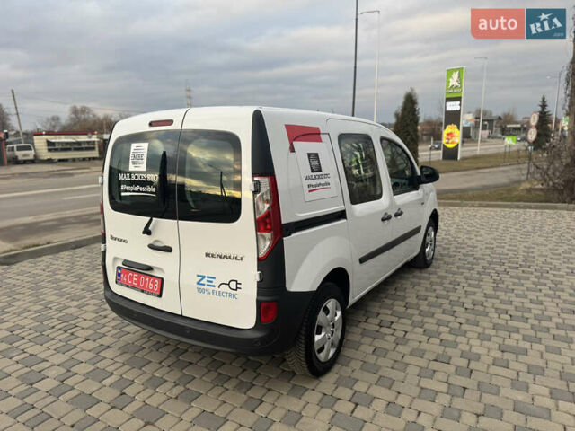 Белый Рено Кенгу, объемом двигателя 0 л и пробегом 75 тыс. км за 8999 $, фото 3 на Automoto.ua