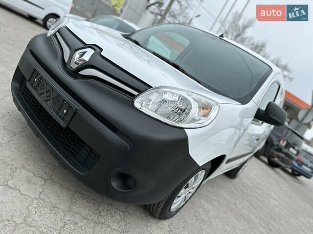 Белый Рено Кенгу, объемом двигателя 1.5 л и пробегом 119 тыс. км за 11900 $, фото 30 на Automoto.ua