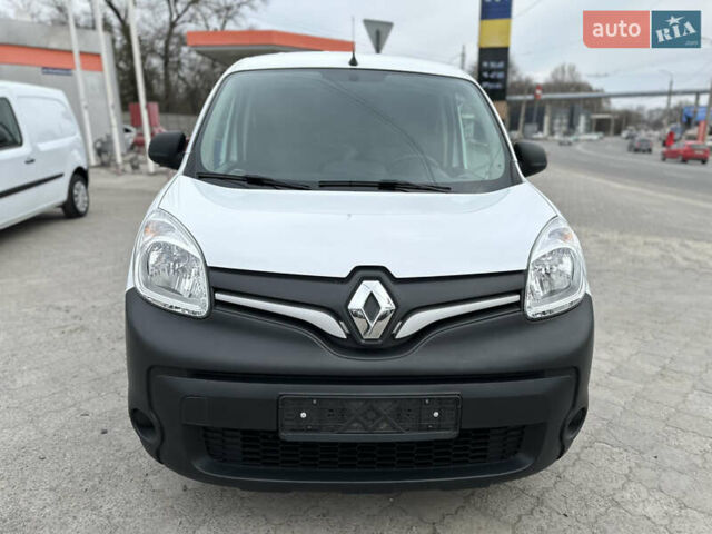 Белый Рено Кенгу, объемом двигателя 1.5 л и пробегом 119 тыс. км за 11900 $, фото 25 на Automoto.ua