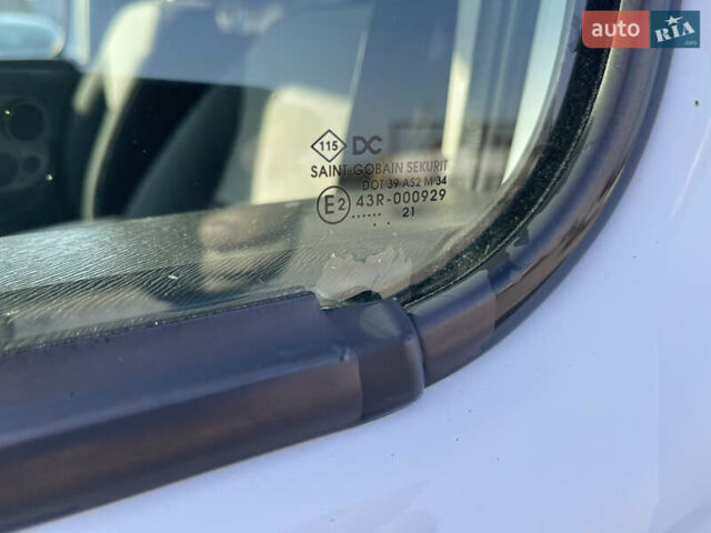 Белый Рено Кенгу, объемом двигателя 1.5 л и пробегом 144 тыс. км за 13900 $, фото 51 на Automoto.ua