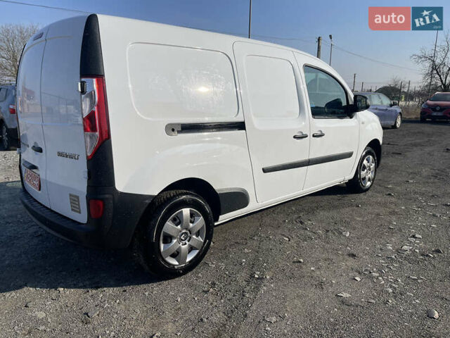 Белый Рено Кенгу, объемом двигателя 1.5 л и пробегом 144 тыс. км за 13900 $, фото 7 на Automoto.ua