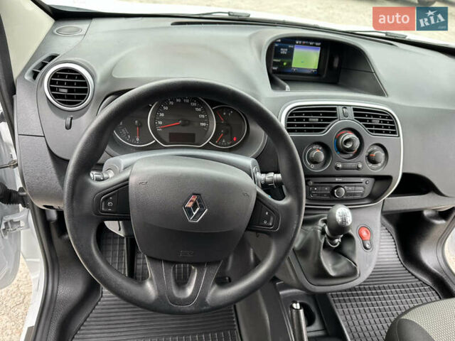 Белый Рено Кенгу, объемом двигателя 1.5 л и пробегом 119 тыс. км за 11900 $, фото 43 на Automoto.ua