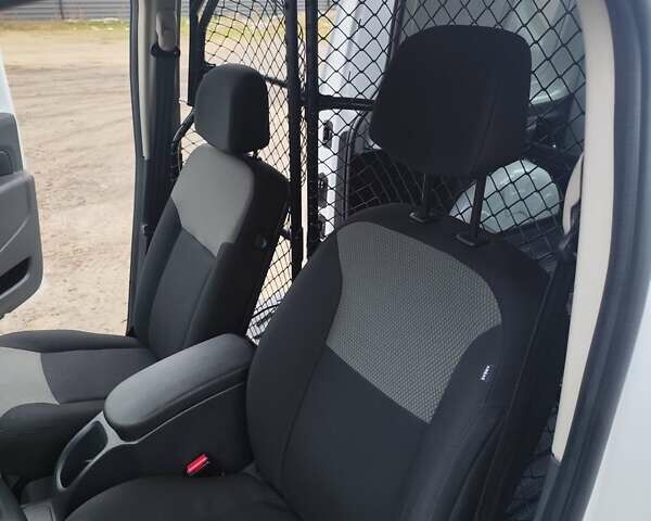 Белый Рено Кенгу, объемом двигателя 1.5 л и пробегом 168 тыс. км за 11900 $, фото 2 на Automoto.ua