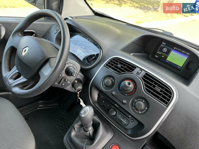 Белый Рено Кенгу, объемом двигателя 1.5 л и пробегом 119 тыс. км за 11900 $, фото 15 на Automoto.ua