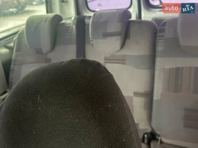 Белый Рено Кенгу, объемом двигателя 1.39 л и пробегом 300 тыс. км за 1700 $, фото 7 на Automoto.ua