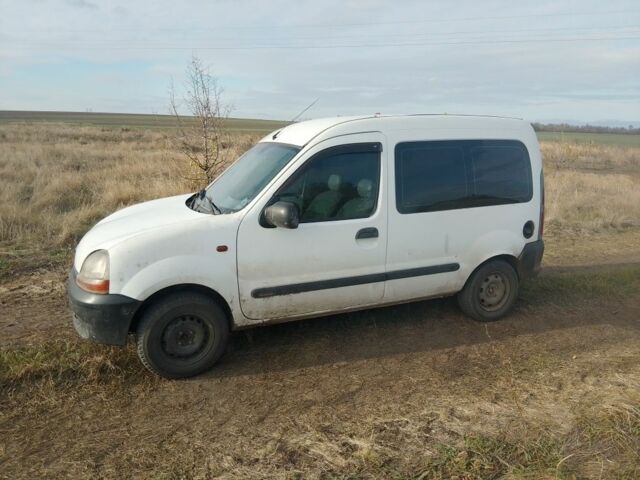 Белый Рено Кенгу, объемом двигателя 0 л и пробегом 328 тыс. км за 2000 $, фото 1 на Automoto.ua