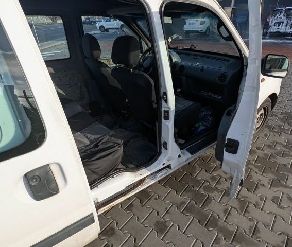 Белый Рено Кенгу, объемом двигателя 1.9 л и пробегом 290 тыс. км за 1499 $, фото 17 на Automoto.ua