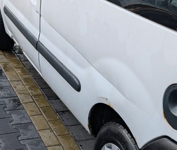 Белый Рено Кенгу, объемом двигателя 1.9 л и пробегом 290 тыс. км за 1499 $, фото 8 на Automoto.ua