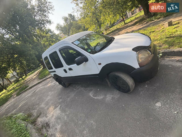 Рено Кенгу 1999 в Киеве на Automoto.ua Белый Рено Кенгу, объемом двигателя 1.2 л и пробегом 300 тыс. км за 1600 $, фото 2 на Automoto.ua