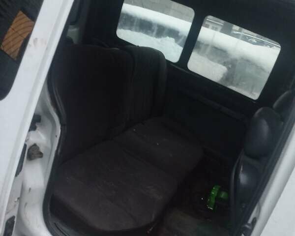 Белый Рено Кенгу, объемом двигателя 1.9 л и пробегом 400 тыс. км за 1700 $, фото 5 на Automoto.ua