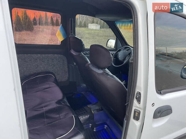 Белый Рено Кенгу, объемом двигателя 1.87 л и пробегом 280 тыс. км за 2650 $, фото 23 на Automoto.ua