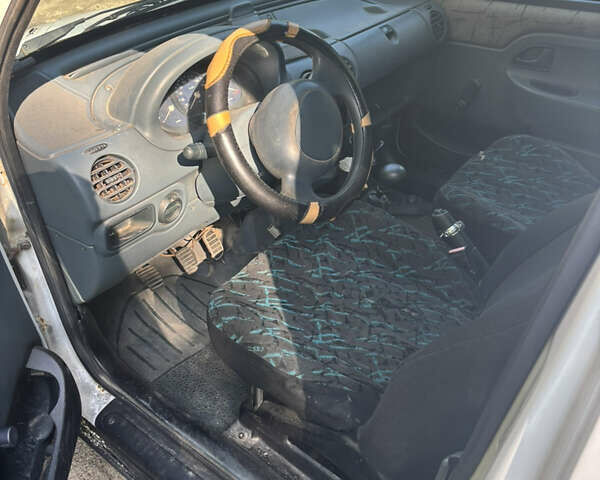 Рено Кенгу 1999 в Киеве на Automoto.ua Белый Рено Кенгу, объемом двигателя 1.2 л и пробегом 300 тыс. км за 1600 $, фото 5 на Automoto.ua