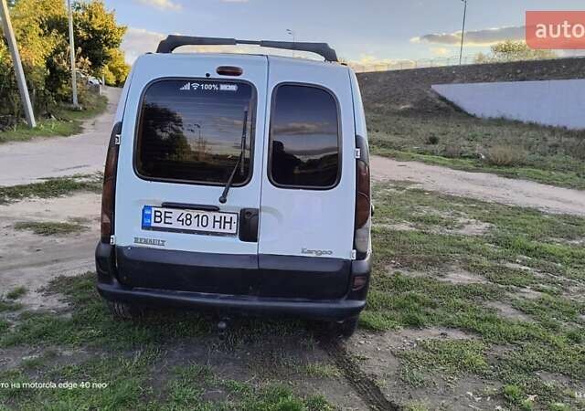 Белый Рено Кенгу, объемом двигателя 1.9 л и пробегом 300 тыс. км за 1850 $, фото 6 на Automoto.ua