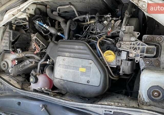 Белый Рено Кенгу, объемом двигателя 1.87 л и пробегом 300 тыс. км за 2250 $, фото 3 на Automoto.ua