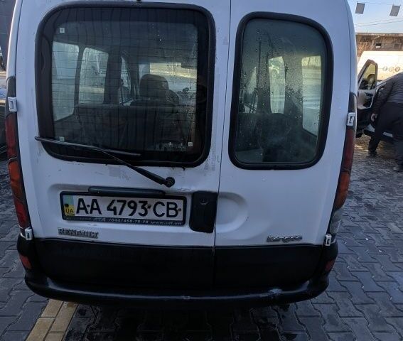 Белый Рено Кенгу, объемом двигателя 1.9 л и пробегом 290 тыс. км за 1499 $, фото 4 на Automoto.ua