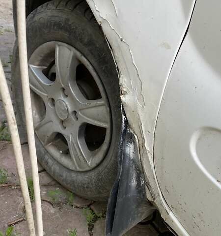 Белый Рено Кенгу, объемом двигателя 1.87 л и пробегом 300 тыс. км за 2250 $, фото 6 на Automoto.ua