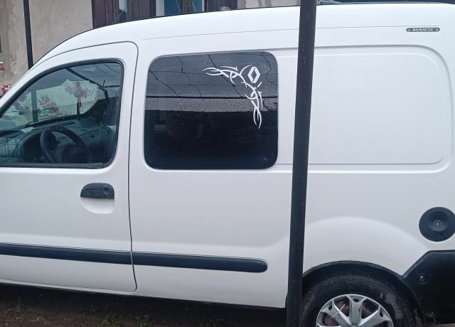 Белый Рено Кенгу, объемом двигателя 0 л и пробегом 350 тыс. км за 2600 $, фото 4 на Automoto.ua