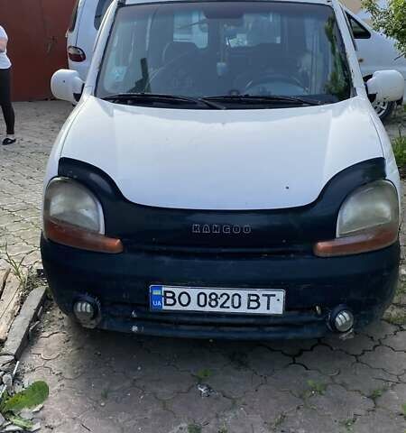 Белый Рено Кенгу, объемом двигателя 1.87 л и пробегом 300 тыс. км за 2250 $, фото 1 на Automoto.ua