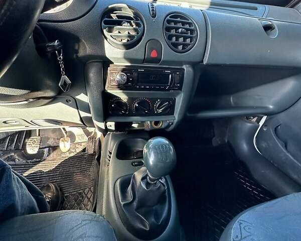 Белый Рено Кенгу, объемом двигателя 1.89 л и пробегом 145 тыс. км за 2650 $, фото 11 на Automoto.ua