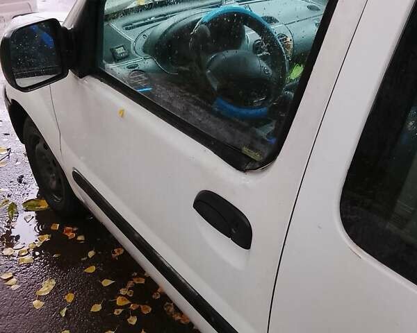 Белый Рено Кенгу, объемом двигателя 1.15 л и пробегом 150 тыс. км за 2200 $, фото 3 на Automoto.ua
