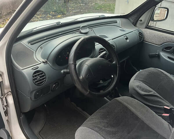 Білий Рено Кєнгу, об'ємом двигуна 1.87 л та пробігом 398 тис. км за 2350 $, фото 7 на Automoto.ua