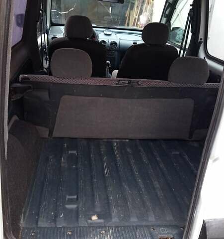 Білий Рено Кєнгу, об'ємом двигуна 1.15 л та пробігом 210 тис. км за 3700 $, фото 1 на Automoto.ua